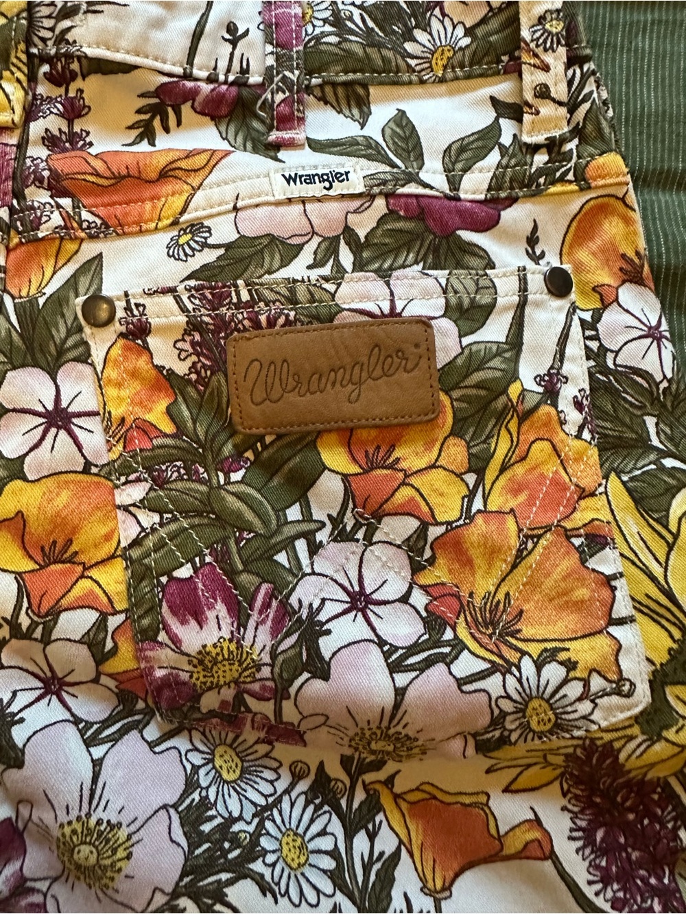 Wrangler Cream Floral Cotton Shorts with Yellow & Orange Blooms - Picture 3 of 11